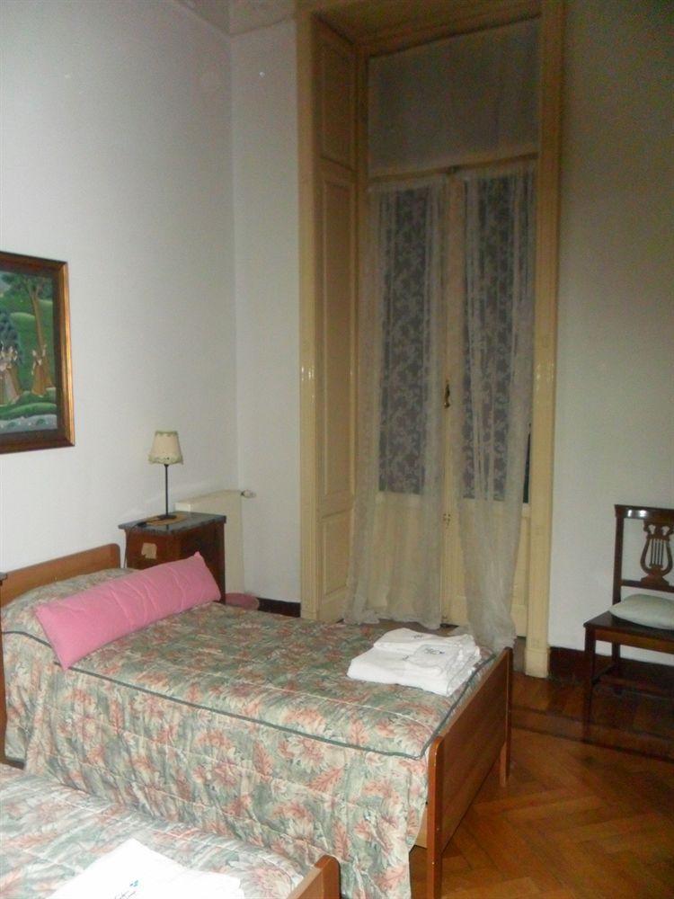 Guesthouse La Briosa Nicole Genua Exterior foto