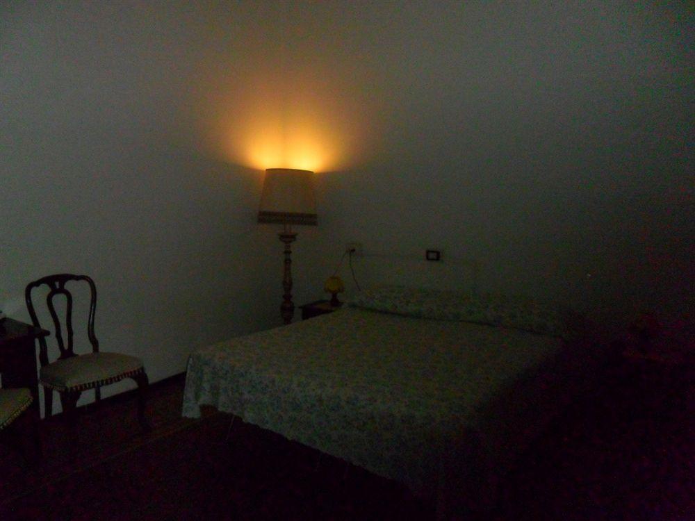 Guesthouse La Briosa Nicole Genua Exterior foto